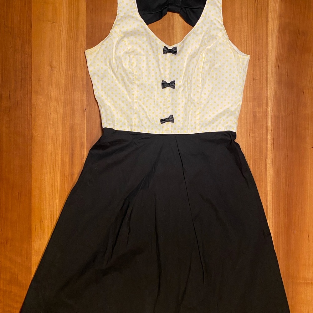 Black & White Yellow Polka Dot Vintage Inspired Sleeveless Dress w/ Bow Accents